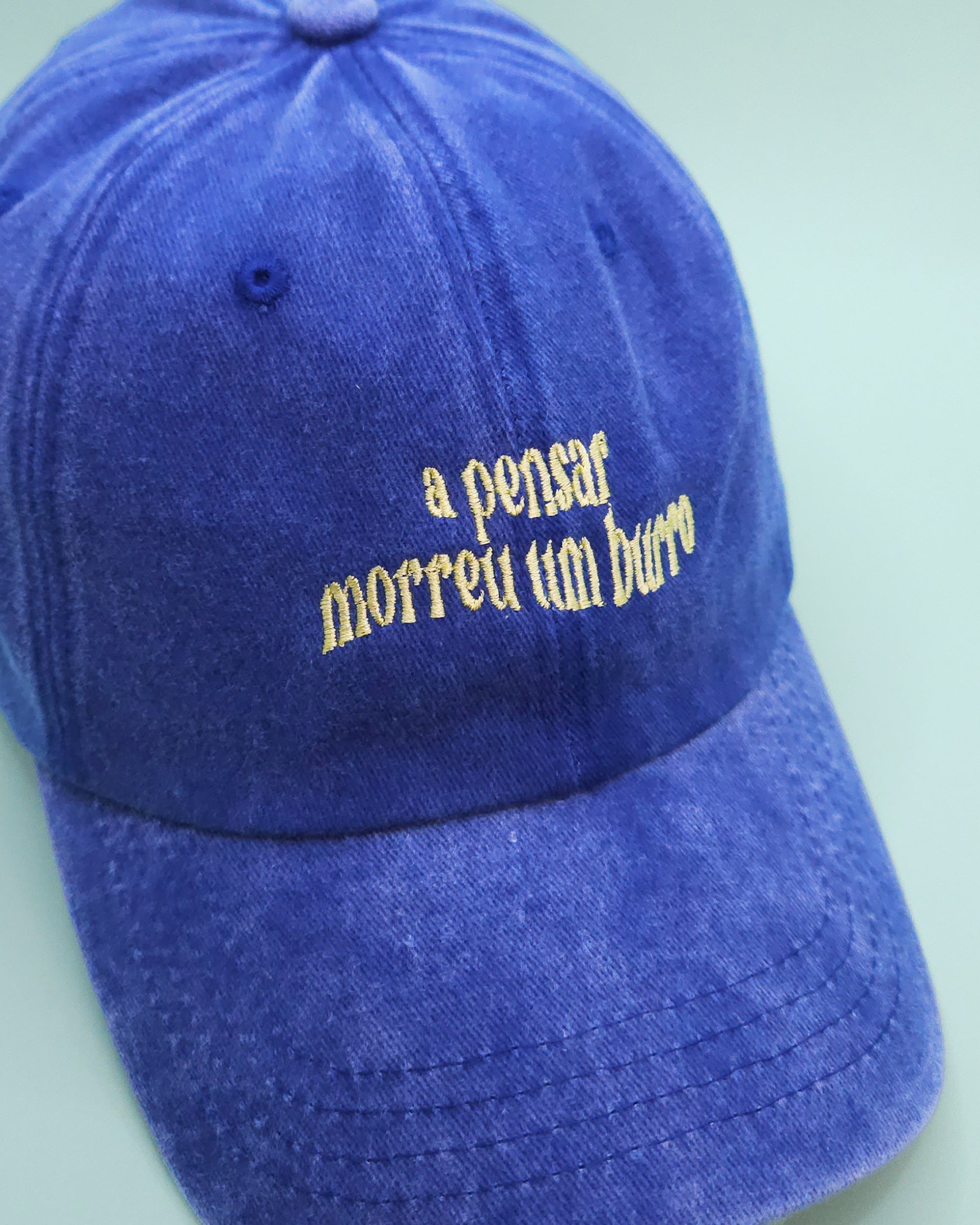 a pensar, a pensar dad hat
