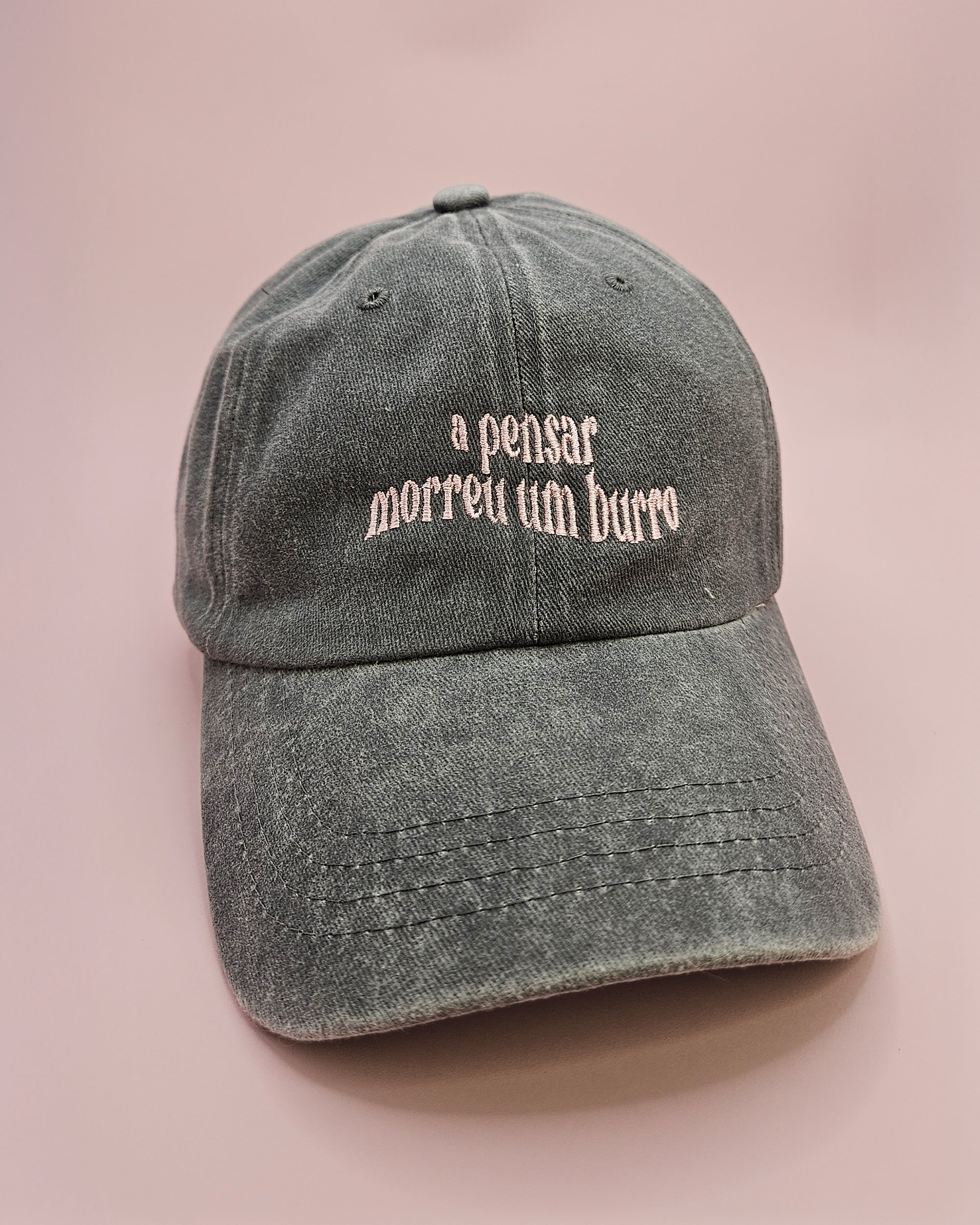 a pensar, a pensar dad hat