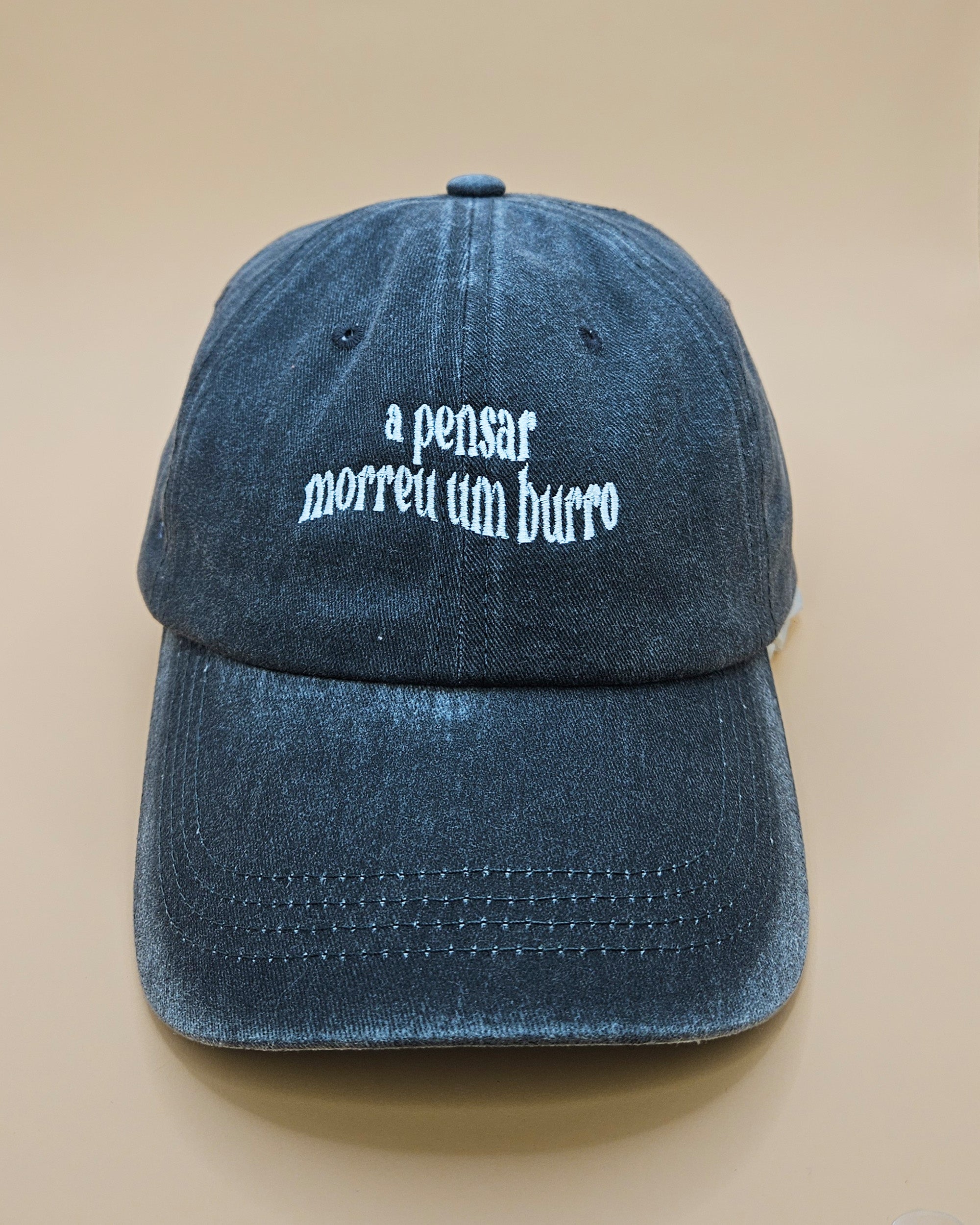 a pensar, a pensar dad hat