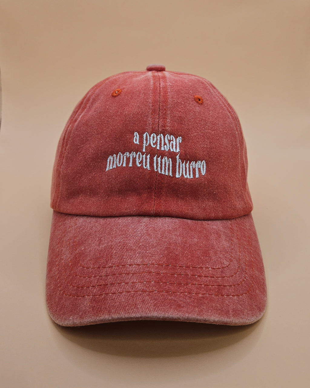 a pensar, a pensar dad hat