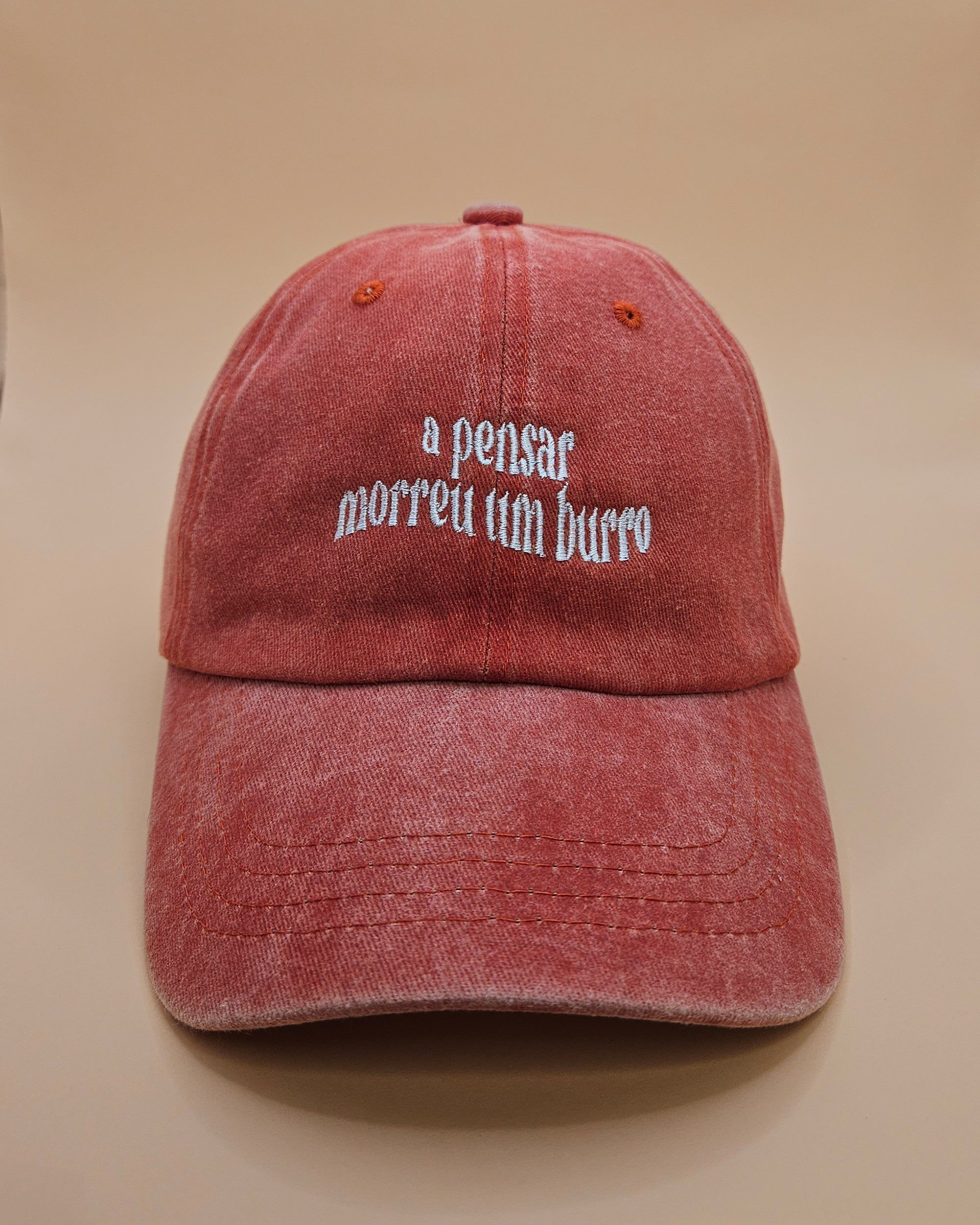 a pensar, a pensar dad hat