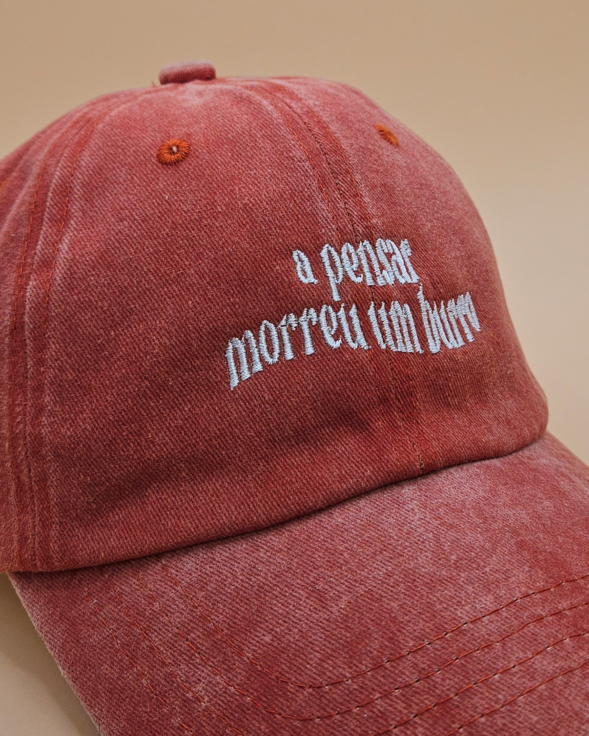 a pensar, a pensar dad hat